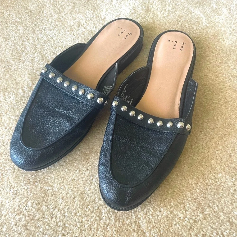 A New‎ Day Black Loafers. Women size 8.5